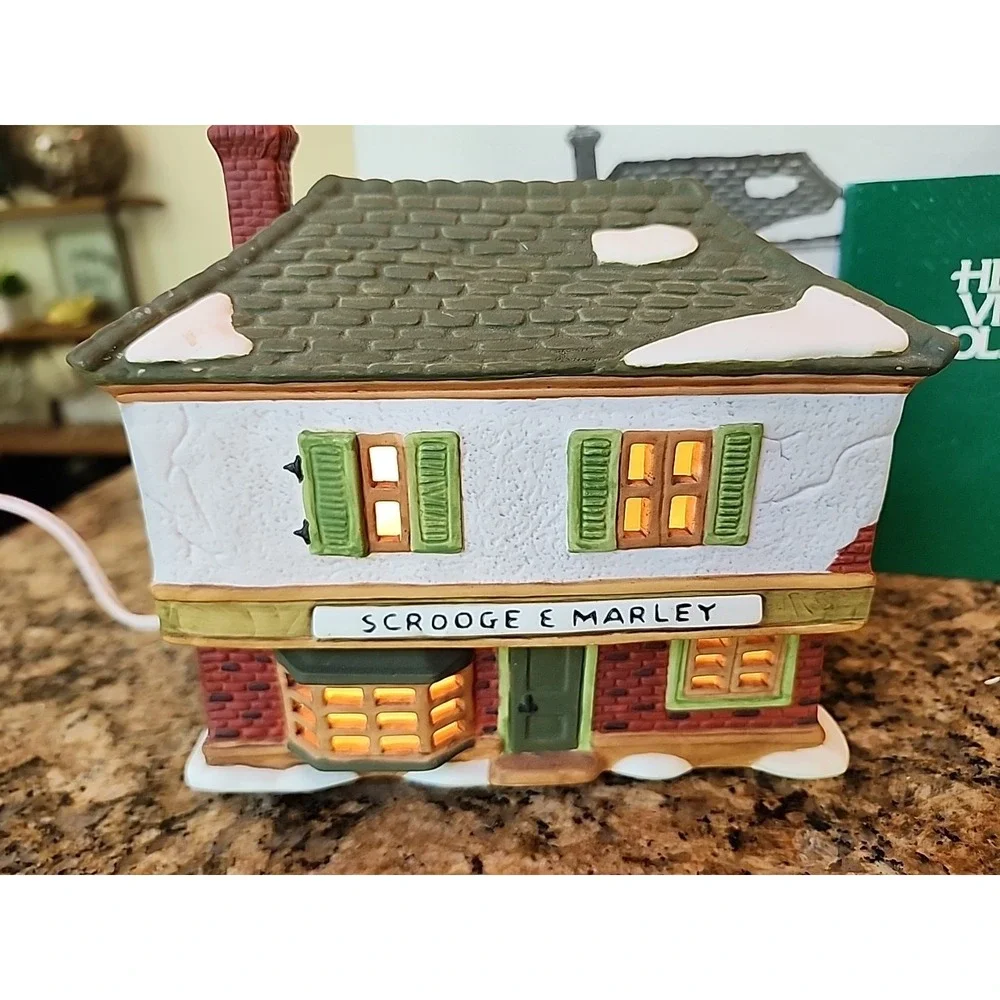 Dept 56 Heritage Dickens Village Scrooge and‎ Marley Counting House Lighted
